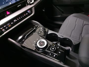 Car image 13