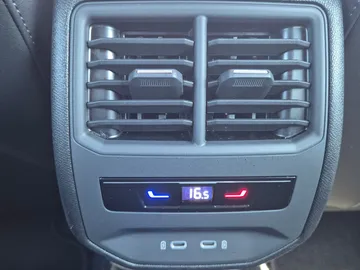 Car image 36