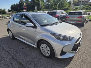 Car image 2