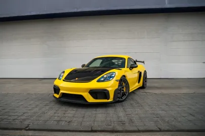 Car image 18