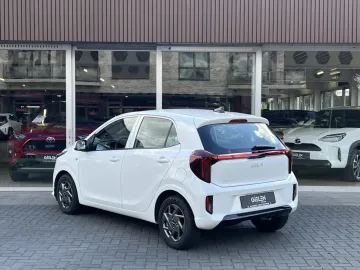 Car image 30
