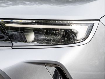 Car image 25