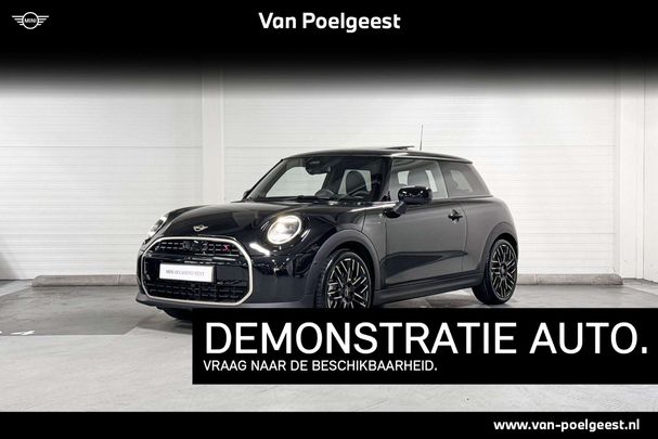 Mini Cooper S Favoured Trim 150 kW image number 1