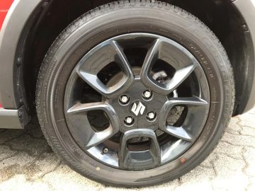 Car image 16