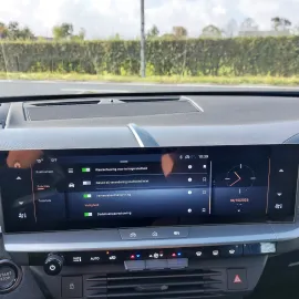 Car image 32