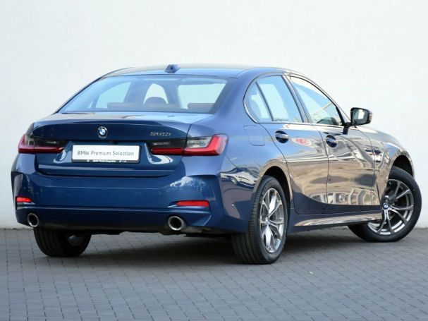 BMW 320i 135 kW image number 4