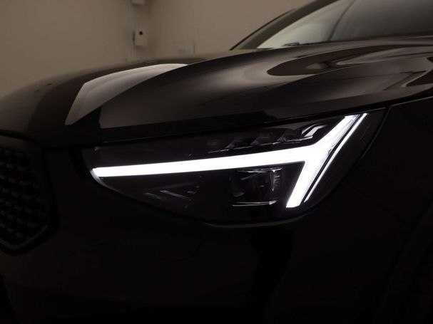 Volvo XC40 B4 Black Edition 145 kW image number 8