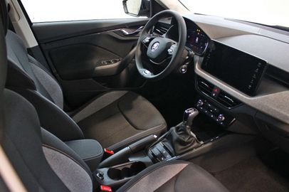 Car image 11