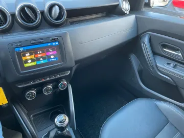 Car image 29