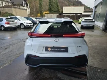 Car image 17