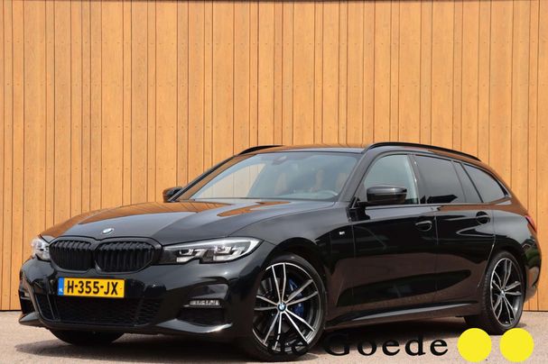 BMW 320i Touring M Sport 135 kW image number 1