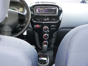 Car image 15