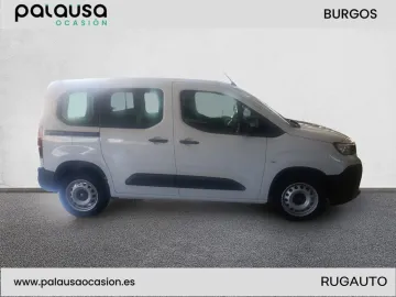 Car image 3