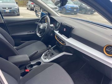 Car image 11