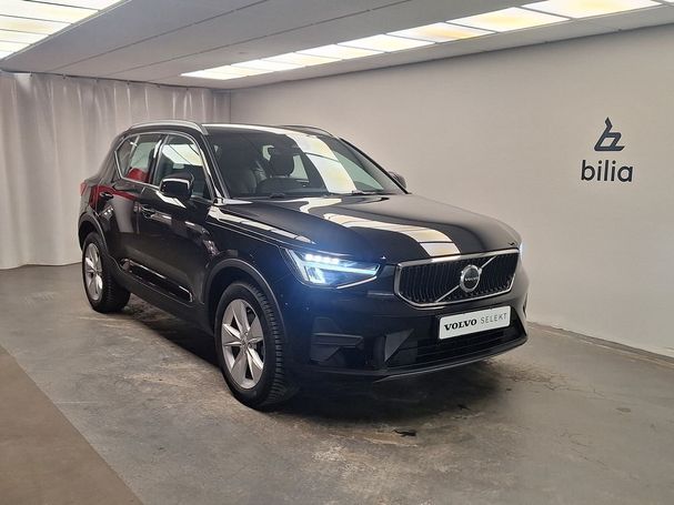 Volvo XC40 B4 Core 147 kW image number 1