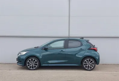 Car image 4