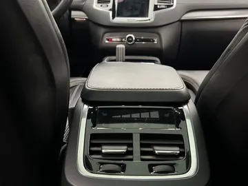 Car image 38