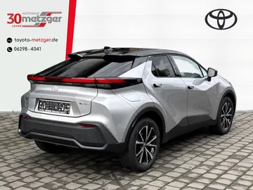 Car image 3