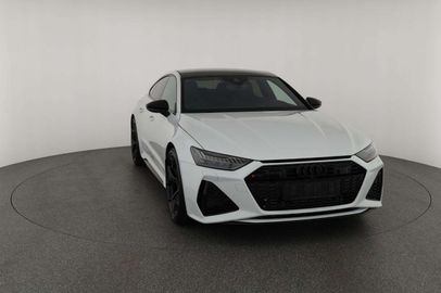 Car image 30