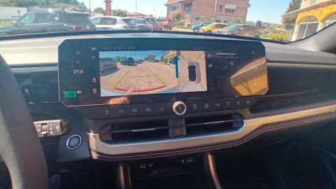 Car image 30