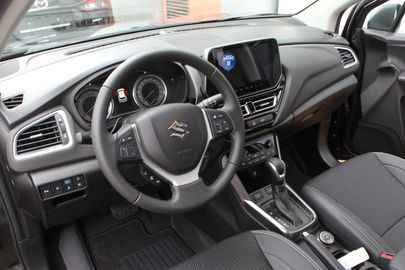 Car image 9