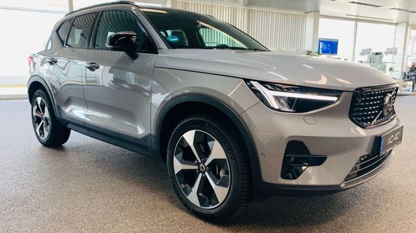 Volvo XC40 B4 Plus Dark 145 kW image number 6