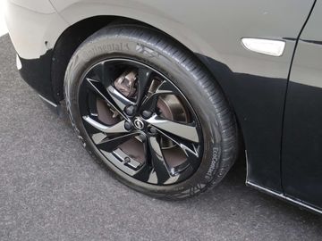 Car image 32