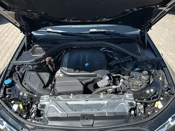 Car image 34