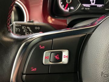 Car image 37