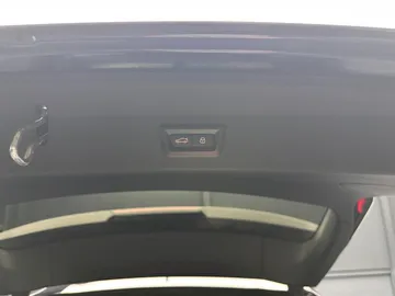 Car image 35