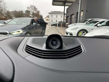 Car image 37