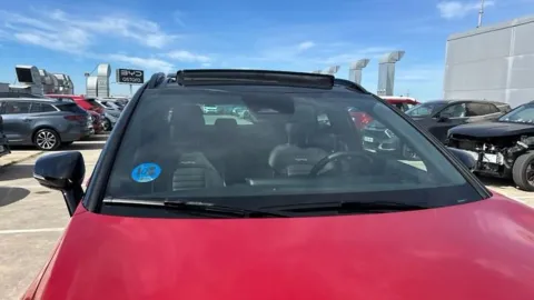 Car image 25