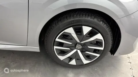 Car image 20