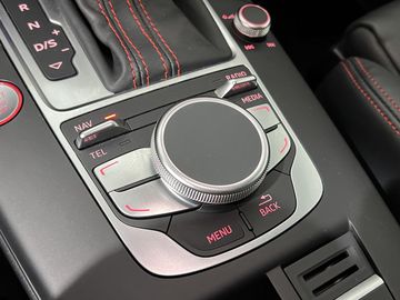 Car image 26