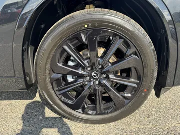 Car image 26