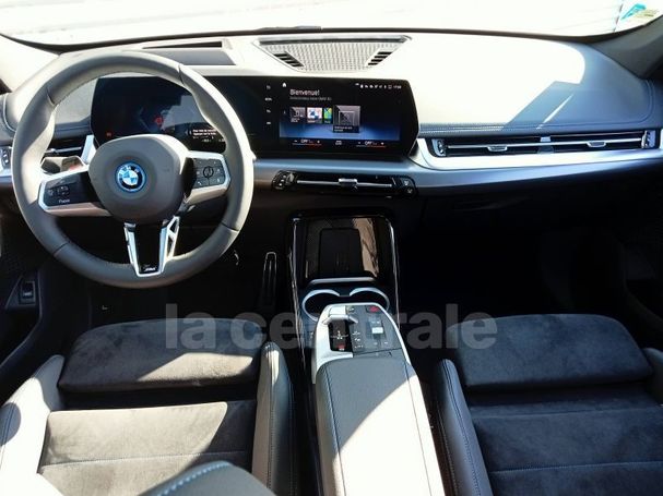 BMW iX1 xDrive30 M Sport 230 kW image number 8