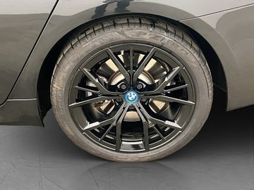 Car image 36