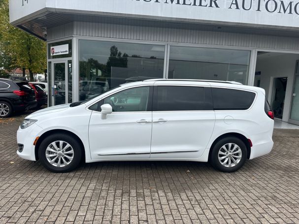 Chrysler Pacifica 214 kW image number 3