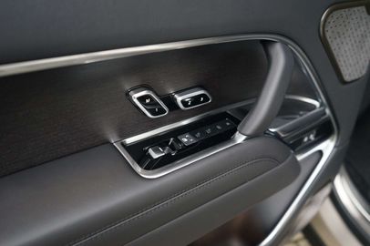 Car image 36