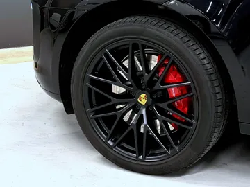 Car image 28