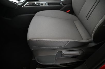 Car image 32