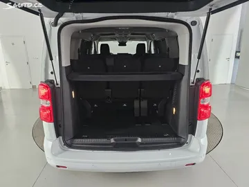 Car image 34