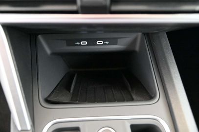 Car image 35