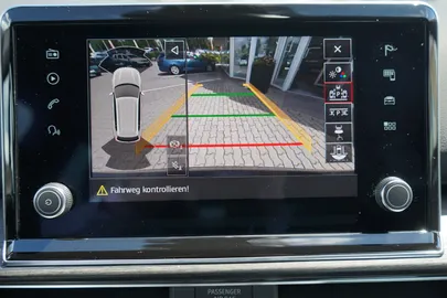 Car image 31