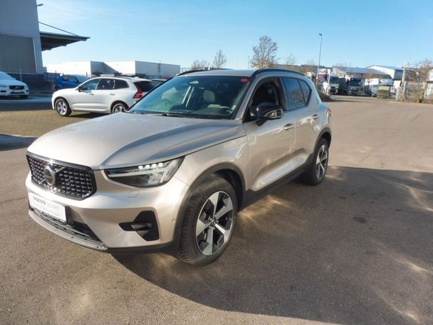 Volvo XC40 B4 Plus Dark 145 kW image number 1