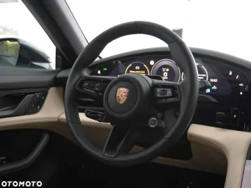 Car image 38