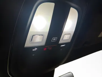 Car image 38