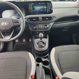 Car image 13