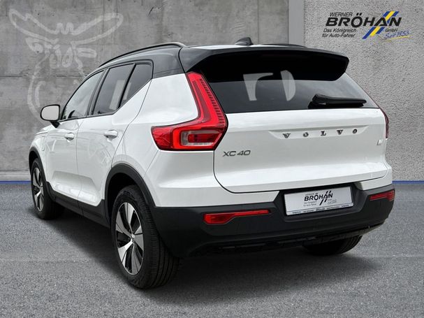 Volvo XC40 Recharge R T4 Design Expression 155 kW image number 2