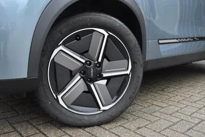 Car image 28
